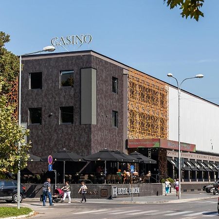 Apartman Zara Комарно Экстерьер фото