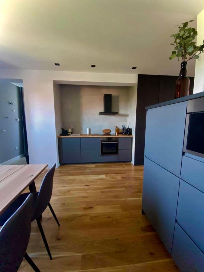 Apartman Zara Комарно Экстерьер фото