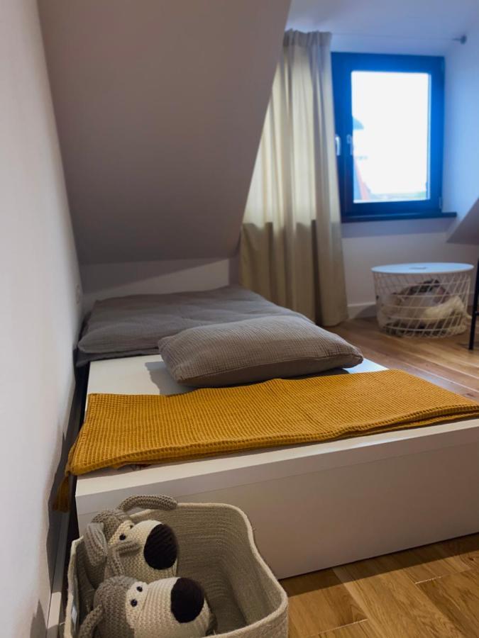 Apartman Zara Комарно Экстерьер фото