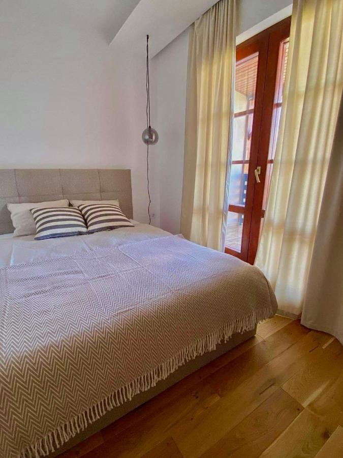 Apartman Zara Комарно Экстерьер фото