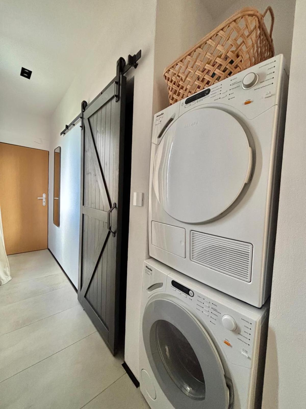Apartman Zara Комарно Экстерьер фото