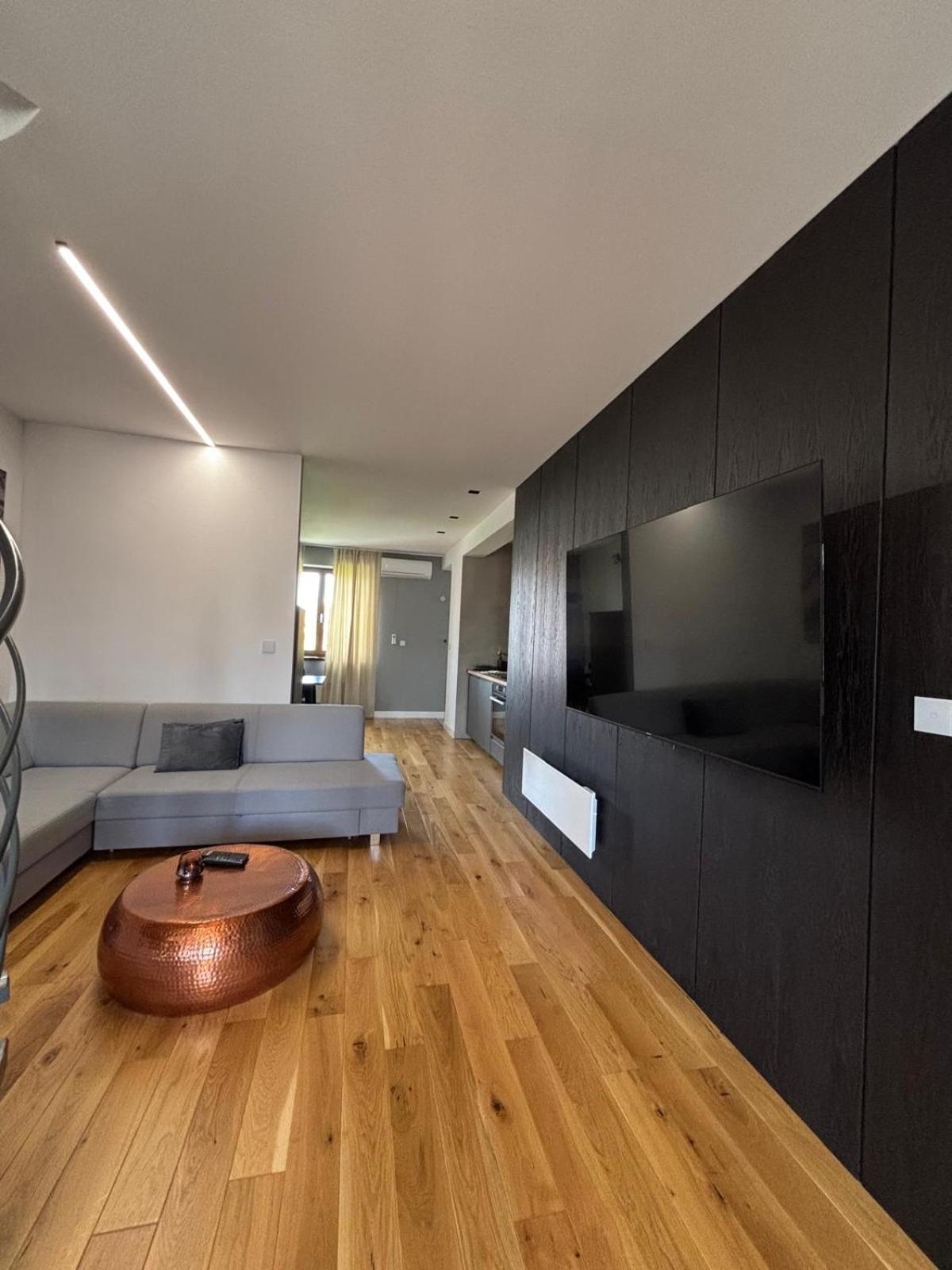 Apartman Zara Комарно Экстерьер фото